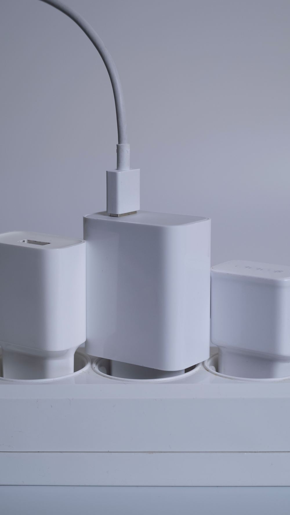 Tomada inteligente Wi-Fi conectada em filtro de linha